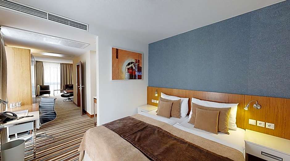 Business Hotel Astrum Laus