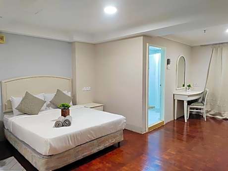 The Little Star Studio Hotel- Star Regency