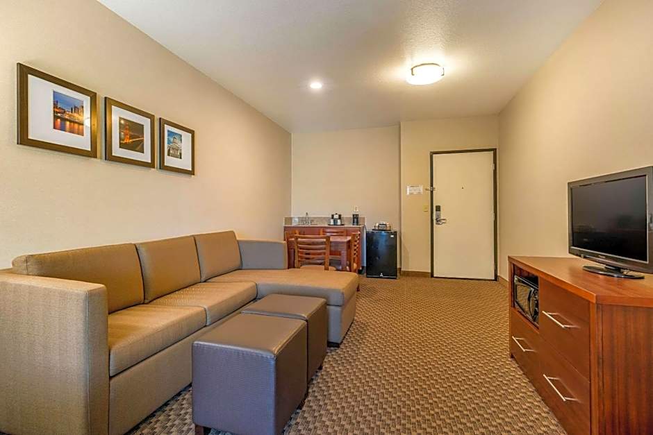 Comfort Inn and Suites Galt - Lodi North