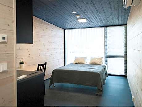 Deluxe Double Room with Shower