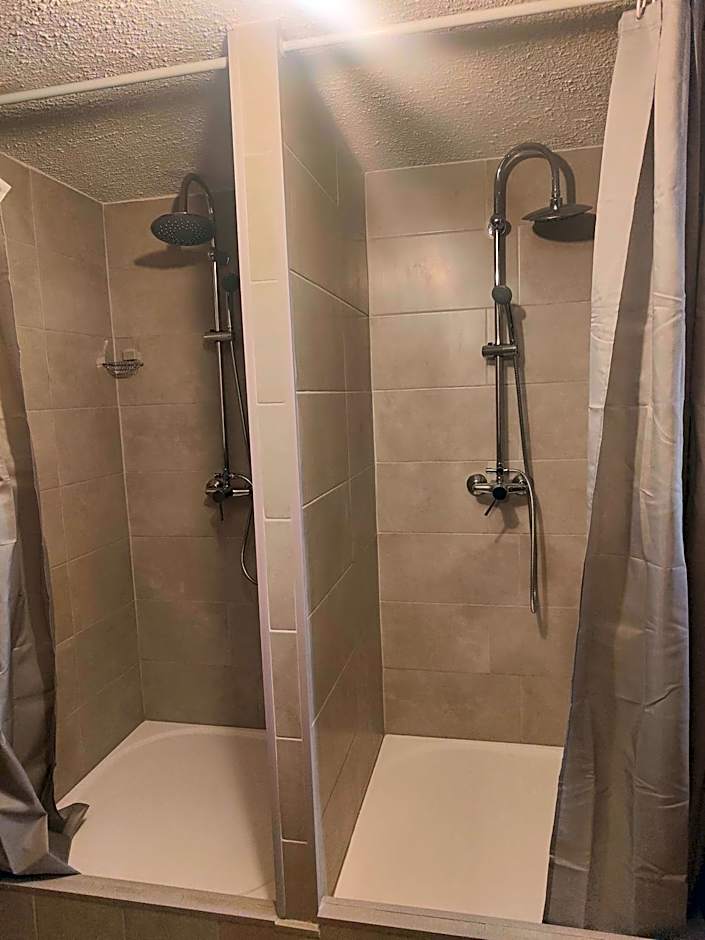 Chambre climatisée et cosy Auberge du manala Hôtel 24 24