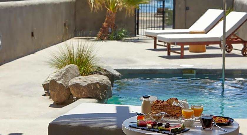 Oscar Beachfront Suites