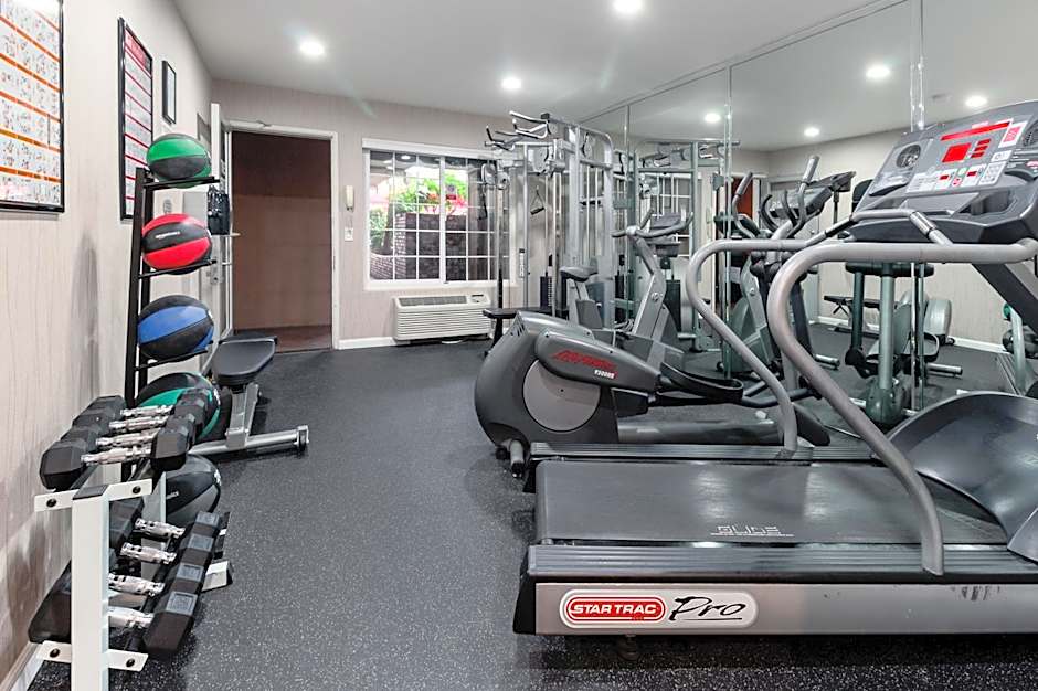 Ramada by Wyndham Costa Mesa/Newport Beach