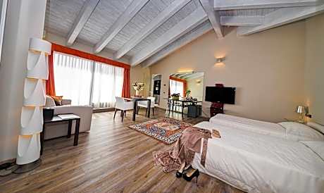 Suite with Lake View