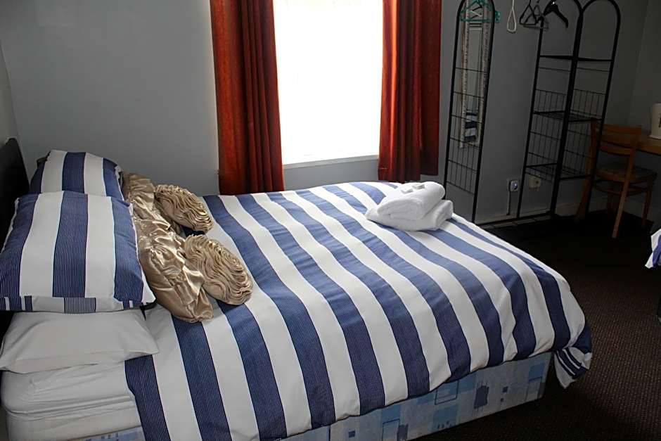 The Vale Apart Hotel