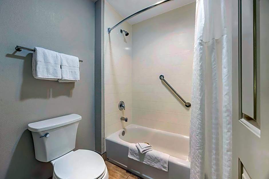Best Western Plus Grand Manor Inn