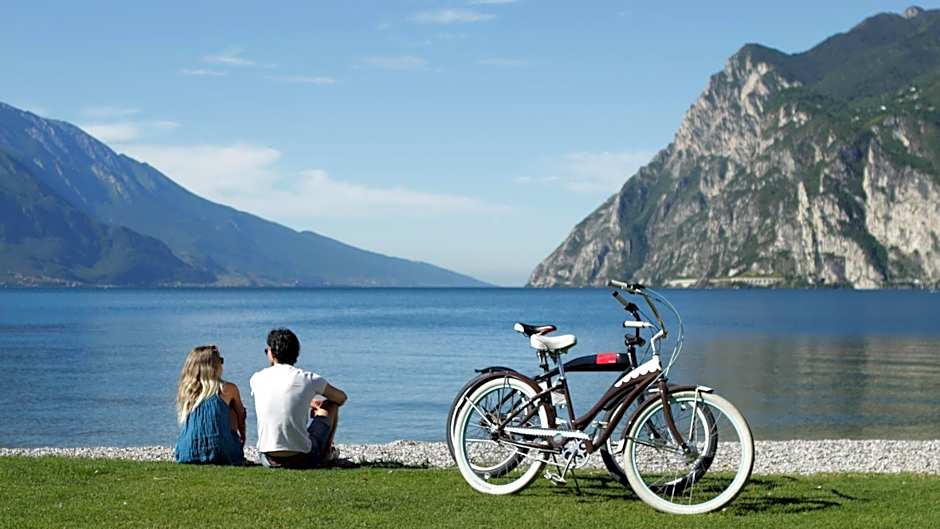 Lake Front Hotel Mirage