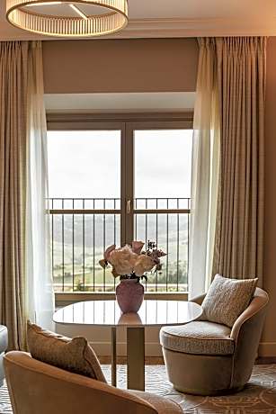 Suite (1 Double Sofa Bed and 1 Double Bed)
