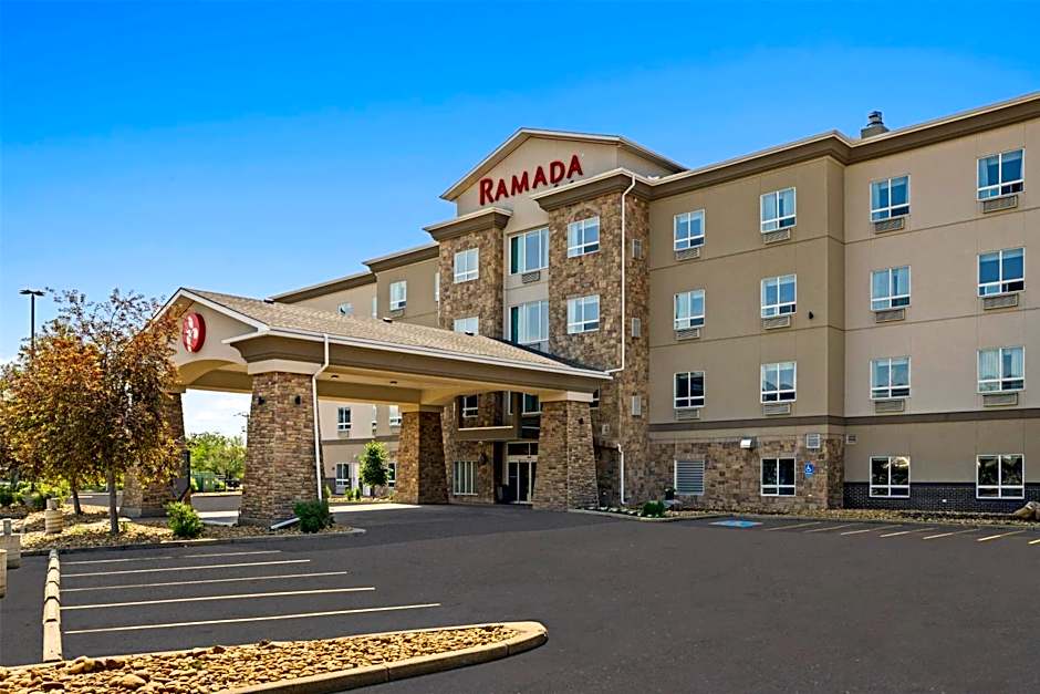 Ramada by Wyndham Drumheller Hotel & Suites