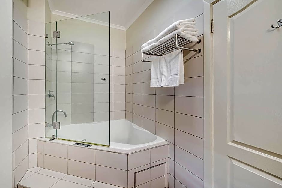 Prince of Wales Motor Inn