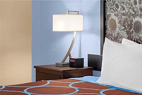 1 Queen Bed Studio Suite Non-Smoking