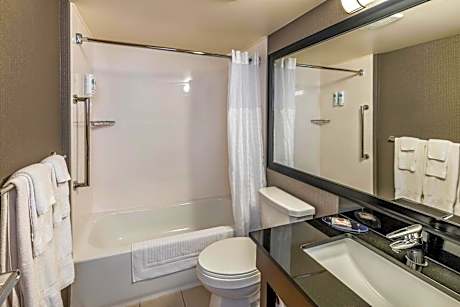 King Room - Disability Access/Non Smoking/Ground floor