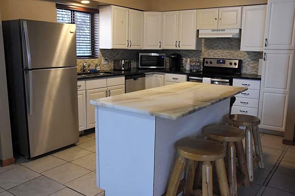 Woodside Dells Hotel & Suites