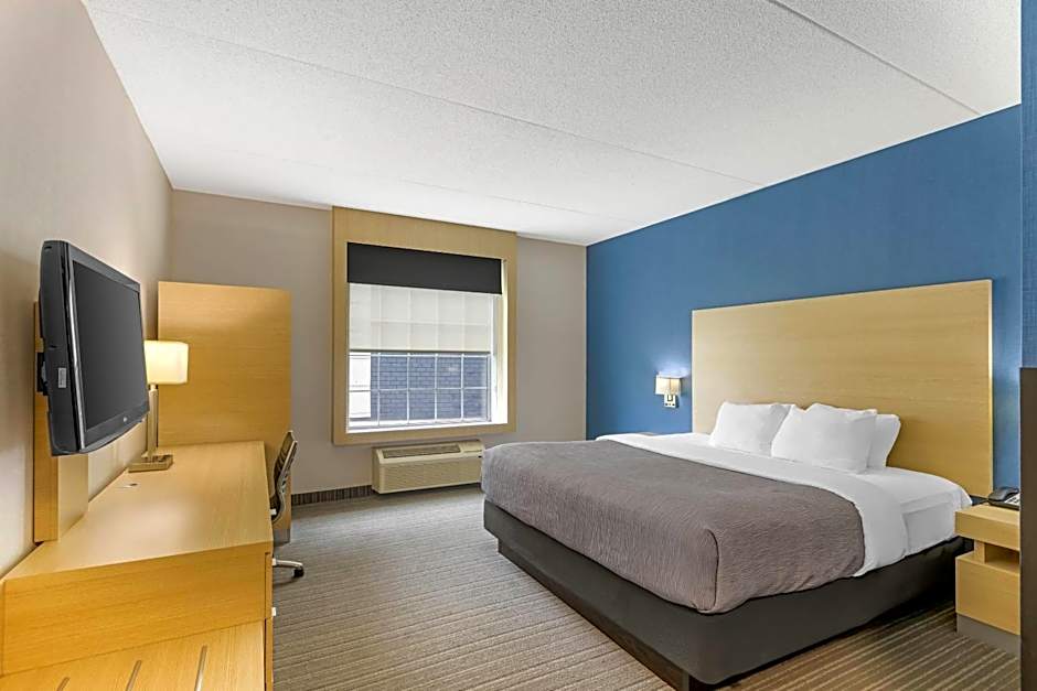 Quality Inn & Suites Oakville