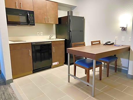 Queen Room with Two Queen Beds - Mobility Accessible