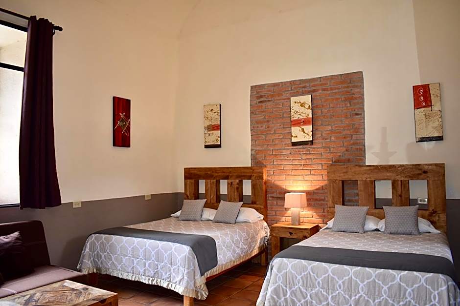 Hotel Ana Catalina and Suites