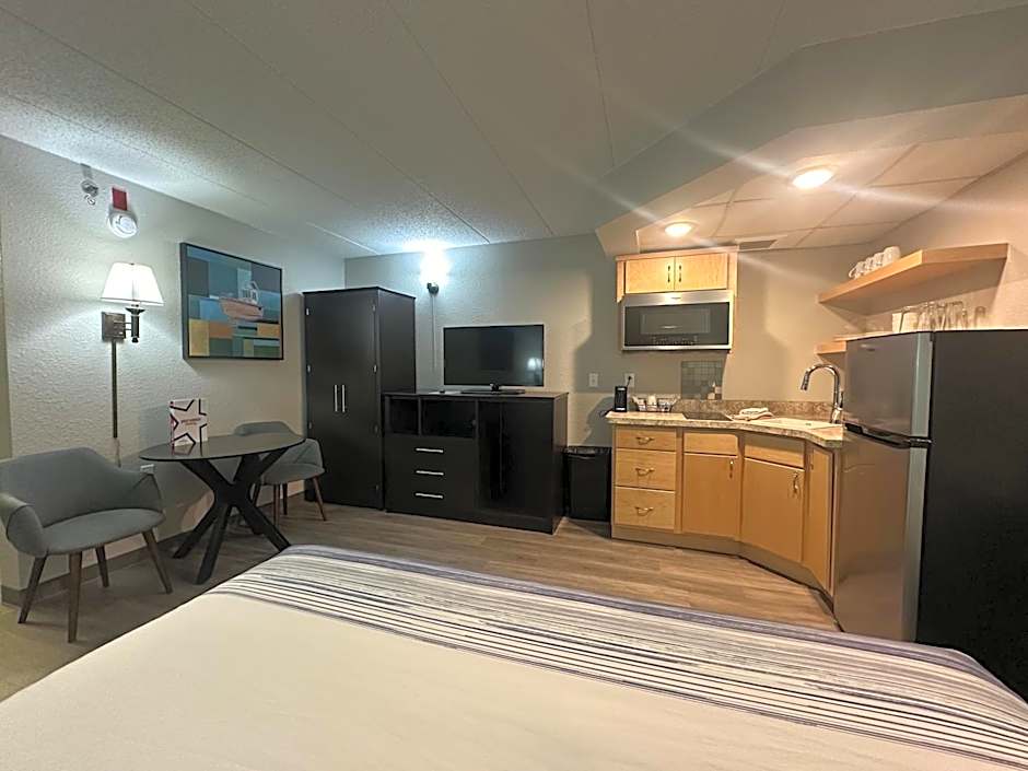 AmericInn by Wyndham Menominee