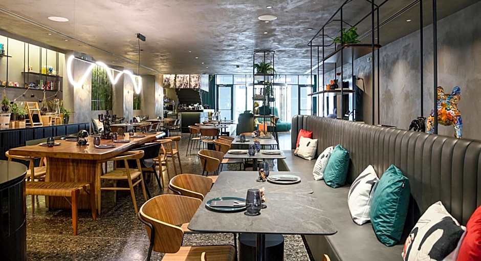 ONOMA Hotel