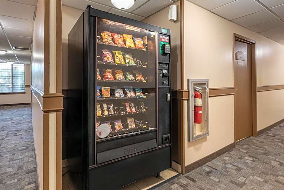 Sure Stay Hotel by Best Western East Brunswick Inn