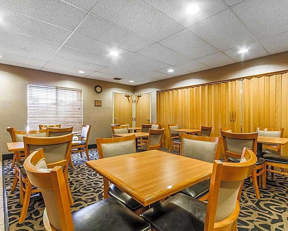 Comfort Inn Owatonna near Medical Center