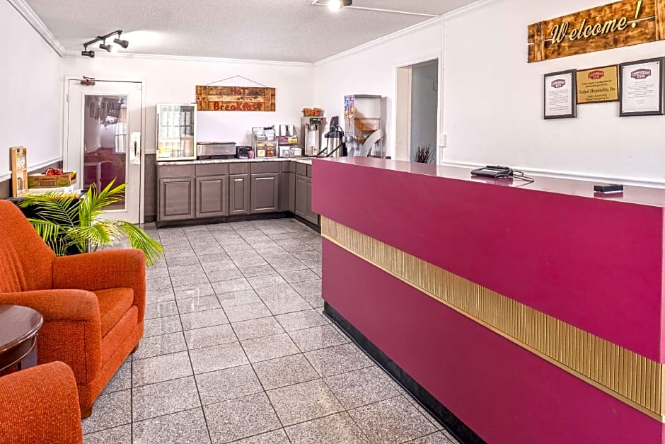 Country Garden & Suites-Benton