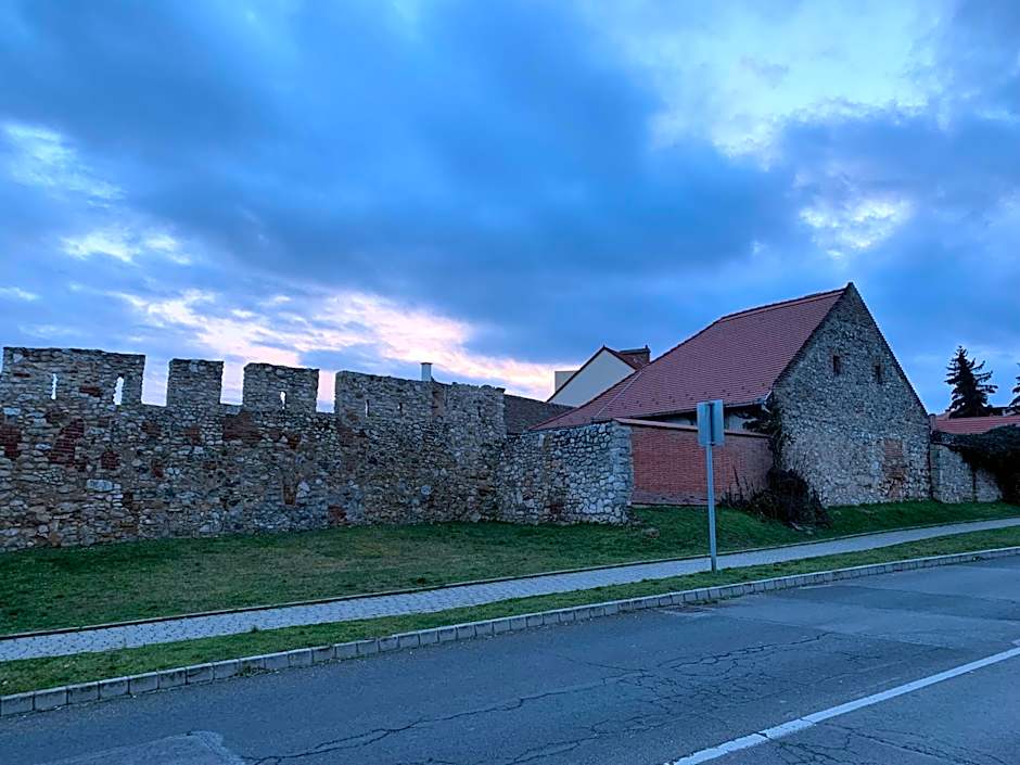 Várfal Wellness Panzió