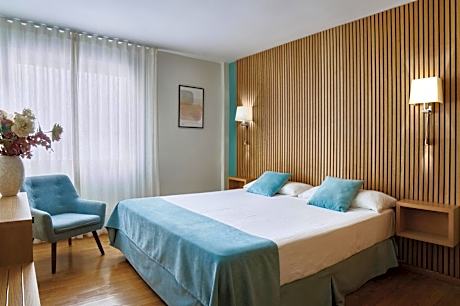 Double Room (1 Adult)