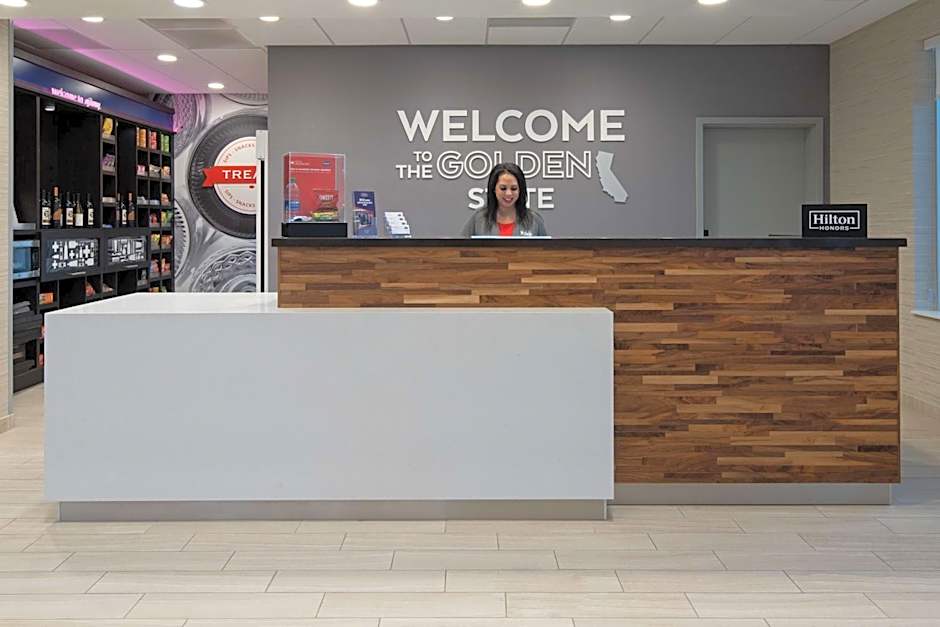 Hampton Inn By Hilton & Suites Gilroy, CA