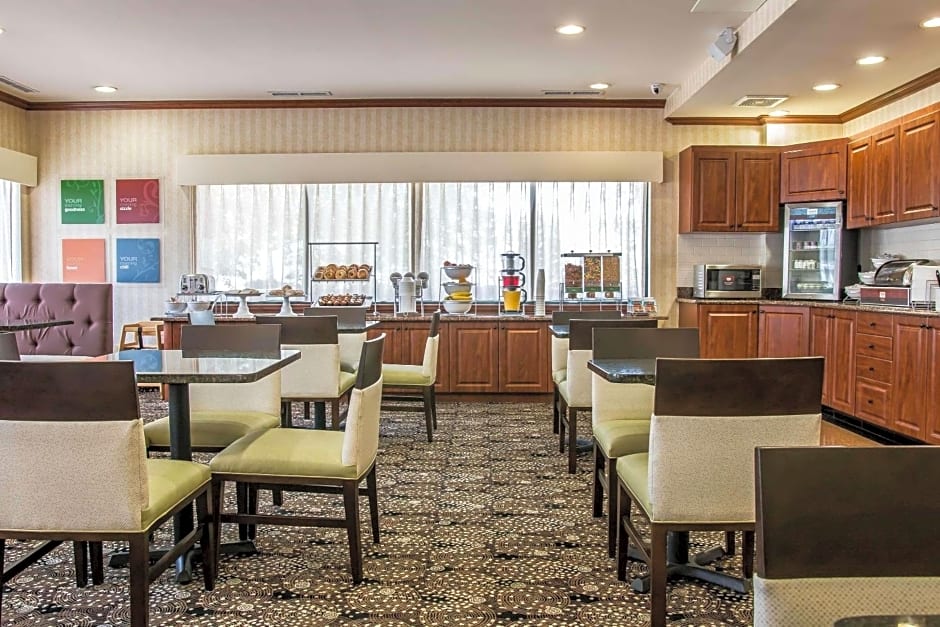 Comfort Suites Canton - Detroit
