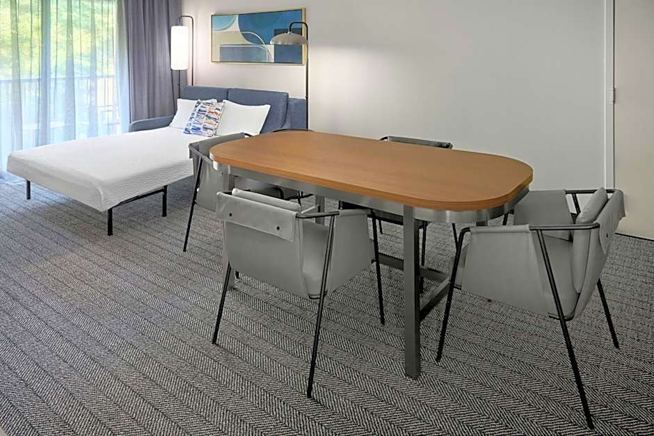 Courtyard by Marriott Kansas City Shawnee