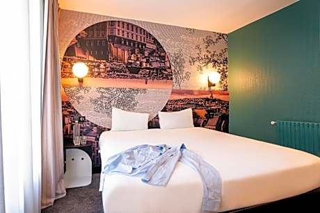 Two Rooms next to Each Other