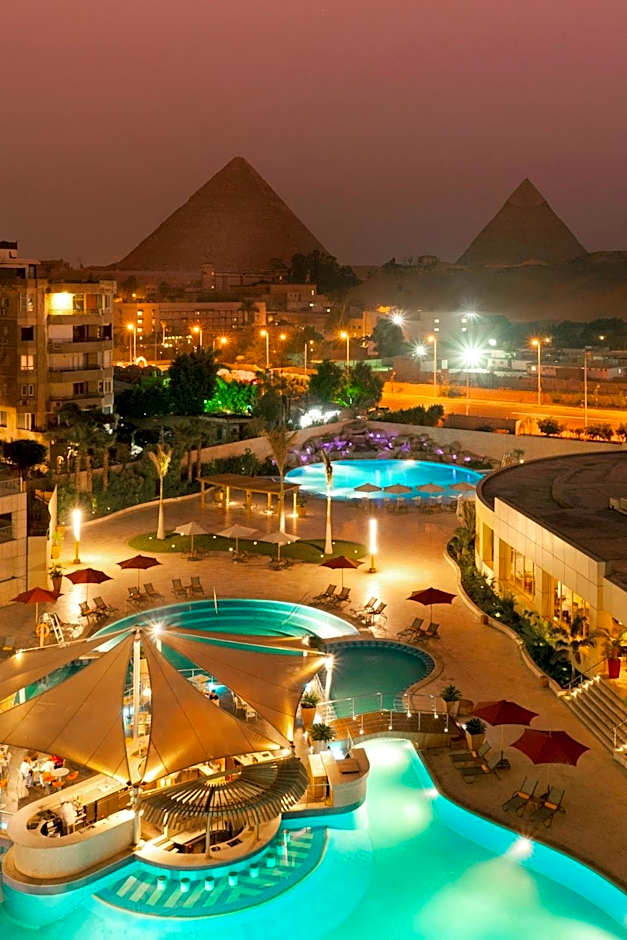 Le Meridien Pyramids Hotel & Spa