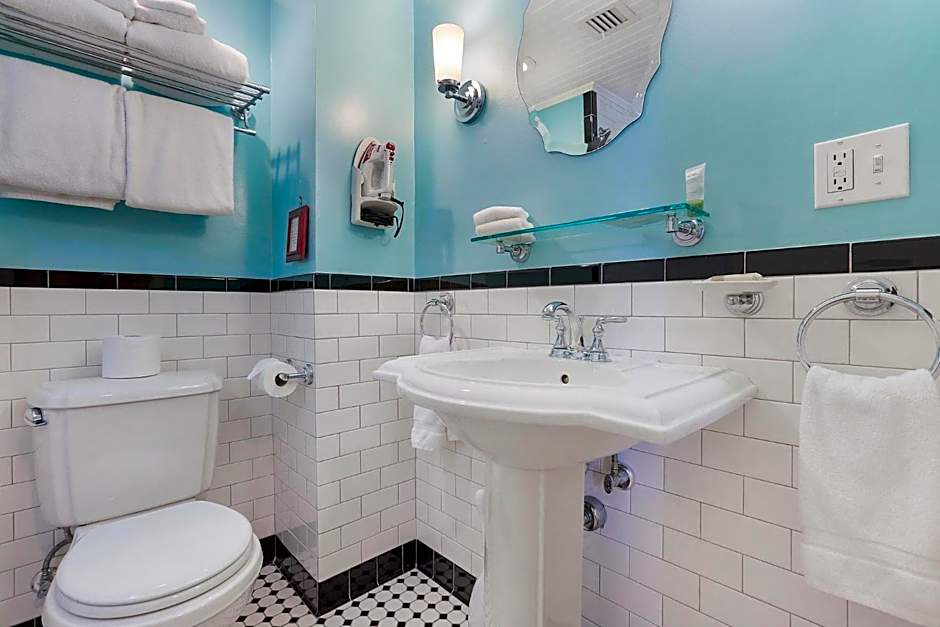 Historic Inn in the Marigny, blocks to French Quarter