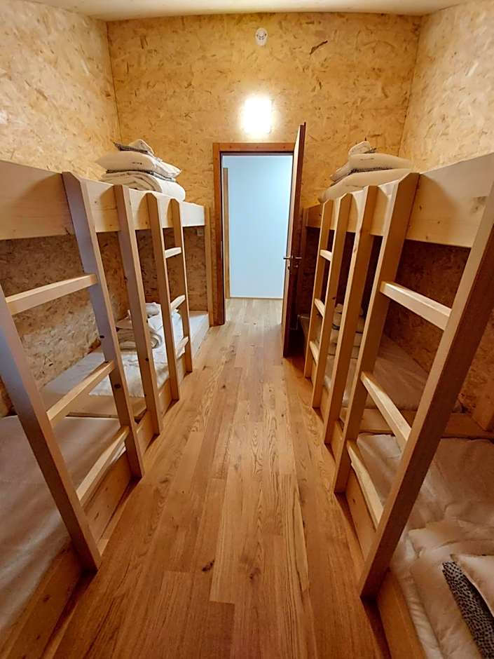 Cabane Bella-Tola