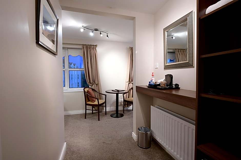 Cul-Erg House & Kitchen