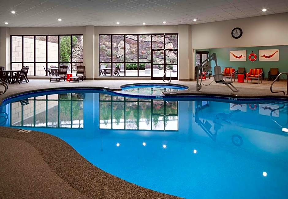 Hampton Inn Charleston-Southridge