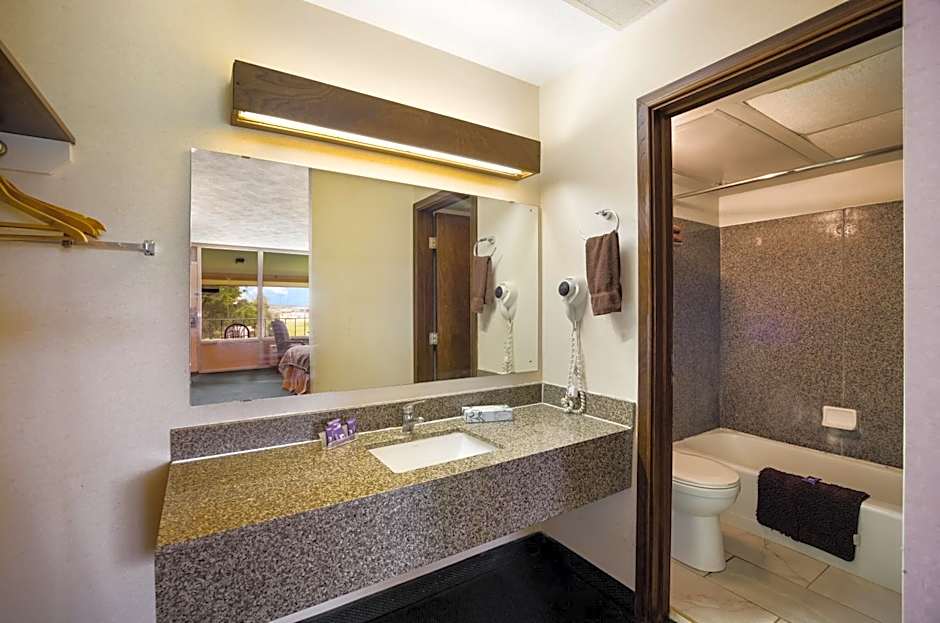 Travelodge by Wyndham Oakley