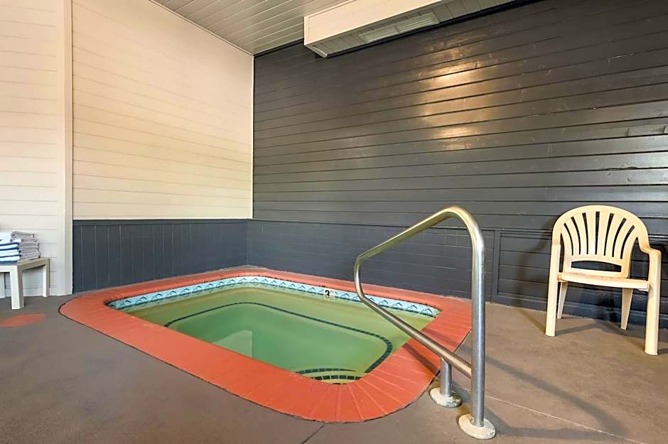 Red Lion Inn & Suites Ontario