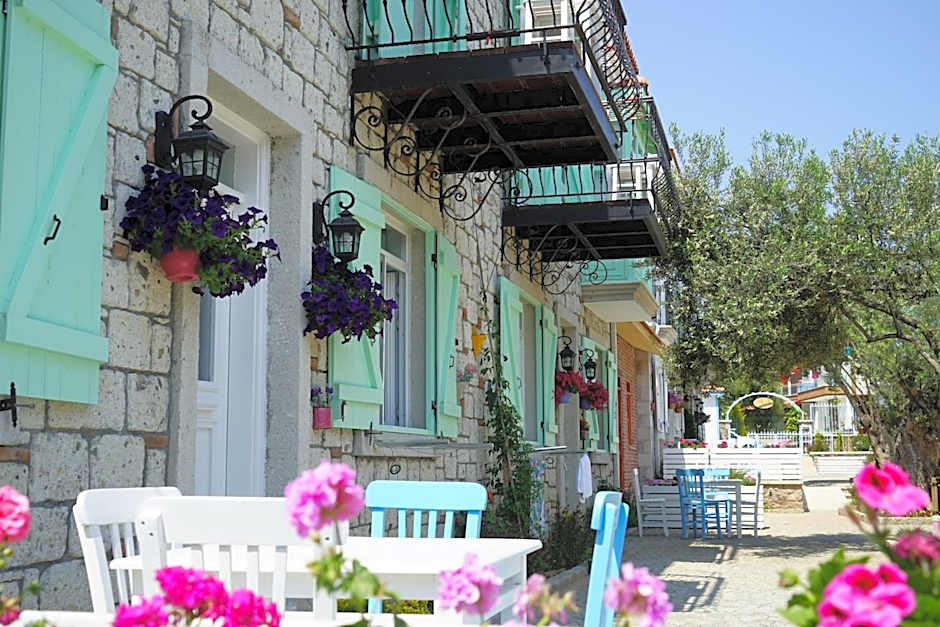 Zeytin Arası Apart Otel