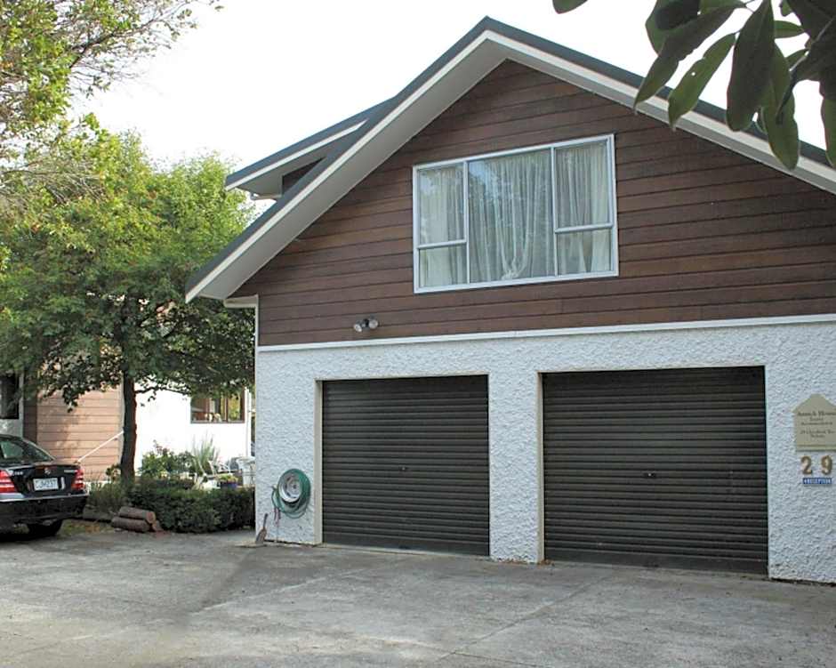 Annick House Bed and Breakfast