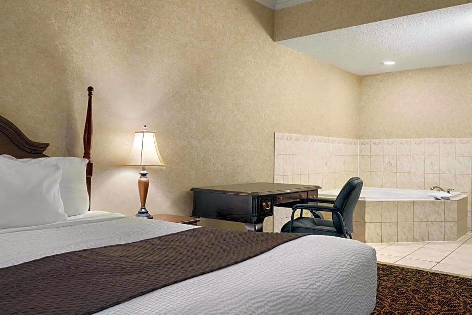 Days Inn by Wyndham Toronto East Lakeview