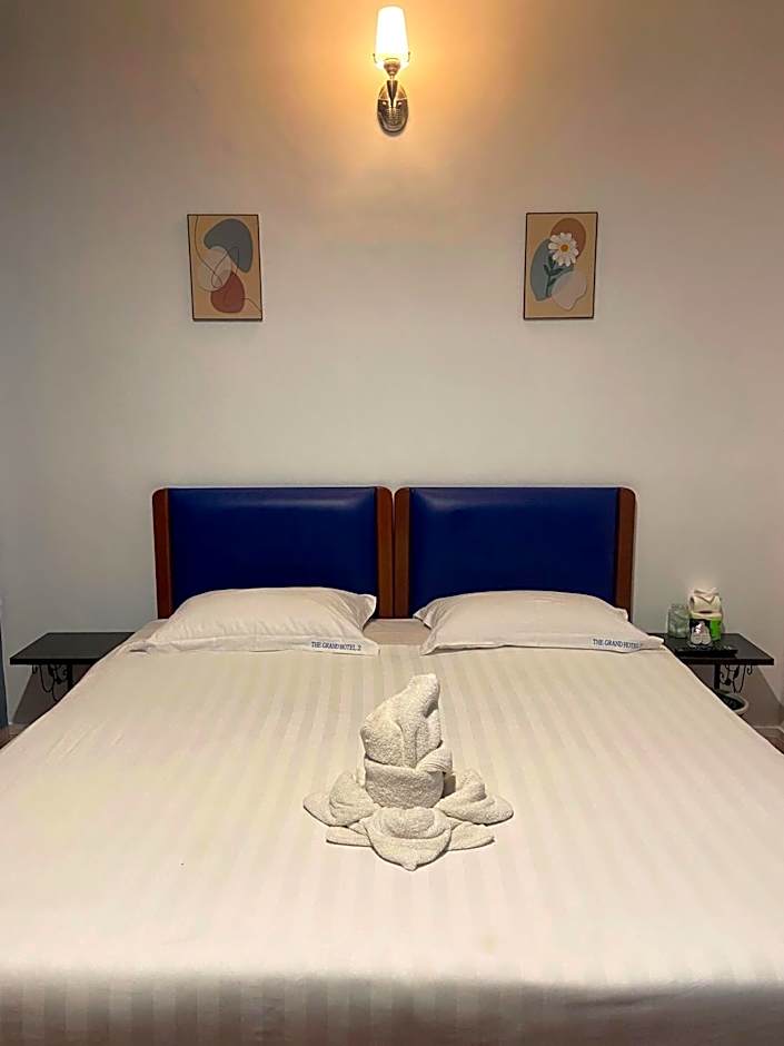 Photo 1 of 2 of Deluxe 1 King Bed