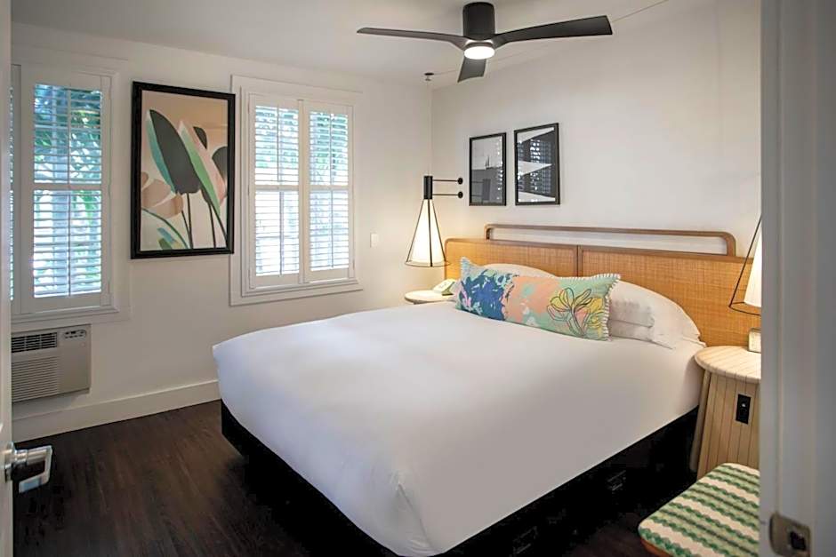 Lighthouse Hotel - Key West Historic Inns