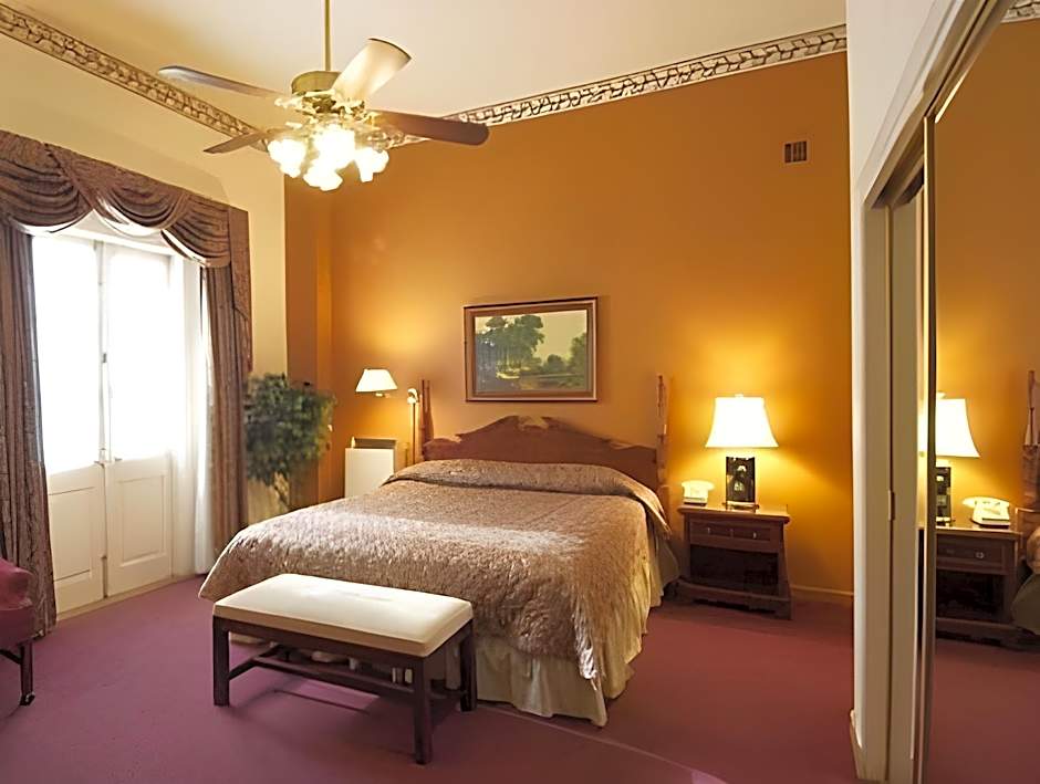 Le Richelieu Hotel