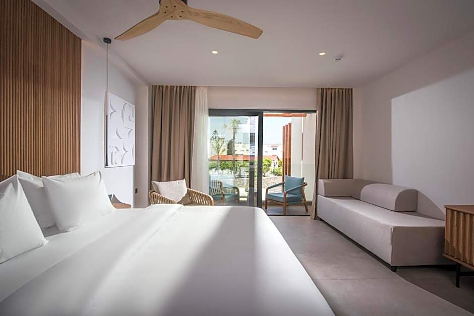 Noble Hotel & Suites - Adults Only