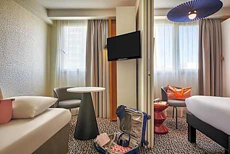 Superior Room with One Double Bed and Sofa Bed