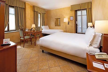 1 KING 1 SINGLE,STNDRM,TRIPR