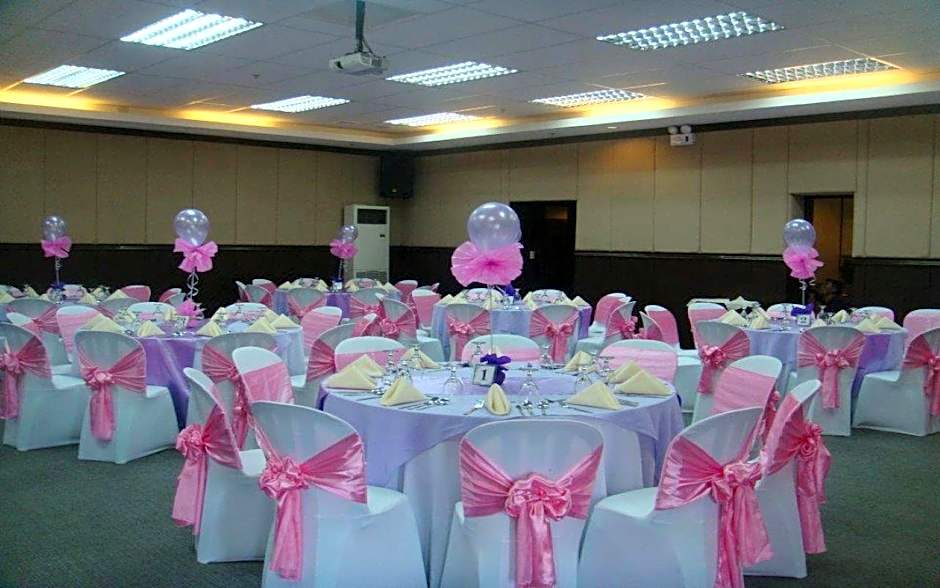 Eurotel Las Pinas Hotel