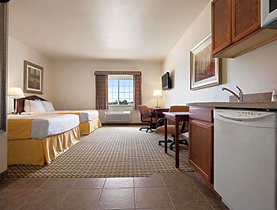 Days Inn & Suites by Wyndham Columbus NE