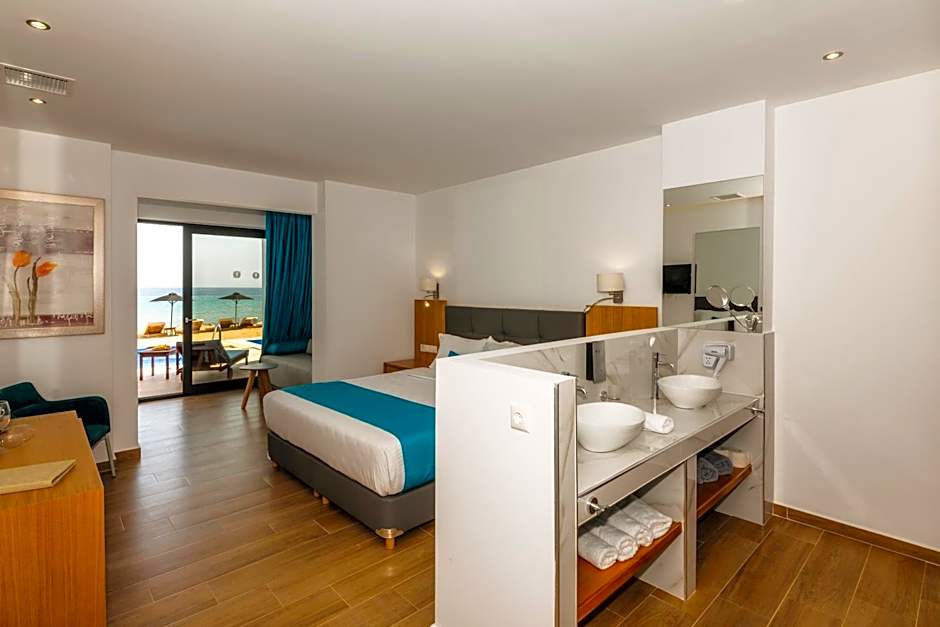 Cavo Orient Beach Hotel & Suites